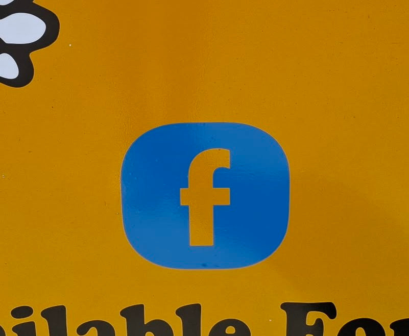 Custom: Facebook Logo